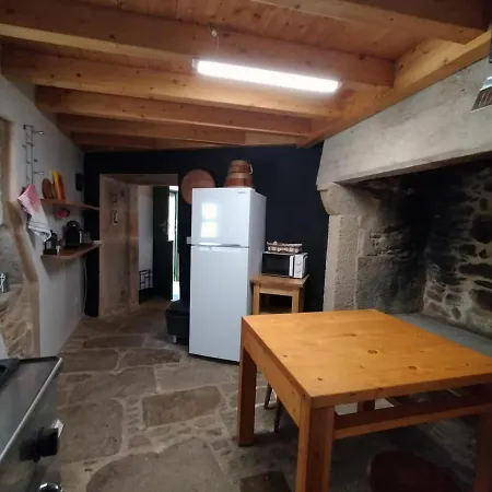 Espaciosa Casa De Aldea, Arte Y Descanso